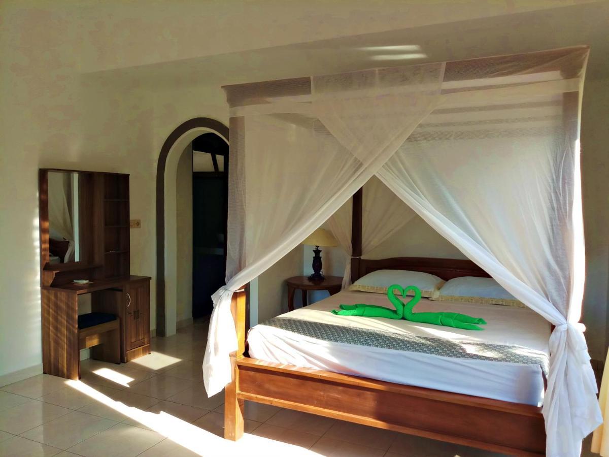 Rumah Wayans Lipah Amed  Luaran gambar